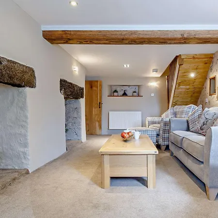 4 Bed In Looe 82227 * Saint Cleer
