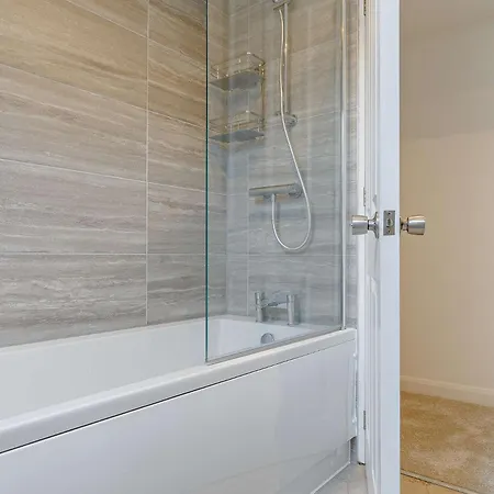 4 Bed In Looe 82227 Holiday home