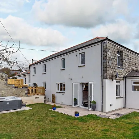 4 Bed In Looe 82227 Saint Cleer