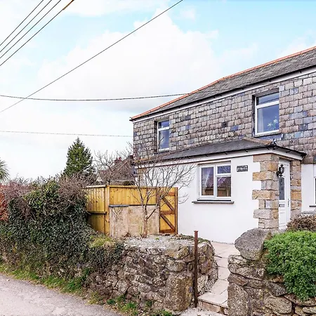 4 Bed In Looe 82227 Holiday home